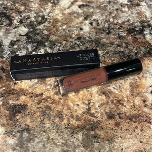 Anastasia Beverly Hills lip gloss-FUDGE